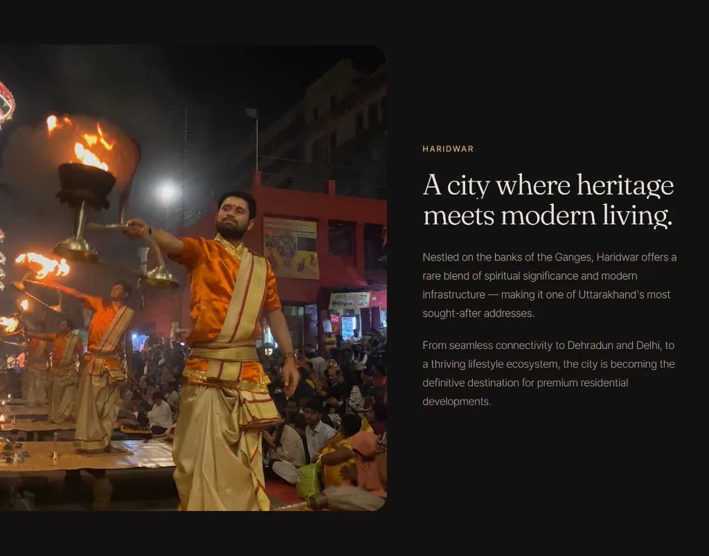 Evening Ganga aarti ceremony on the ghats of Haridwar.